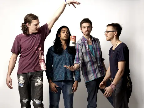 Yeasayer_01.jpg