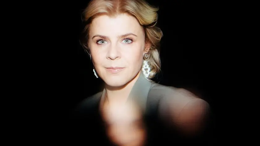 robyn.jpg