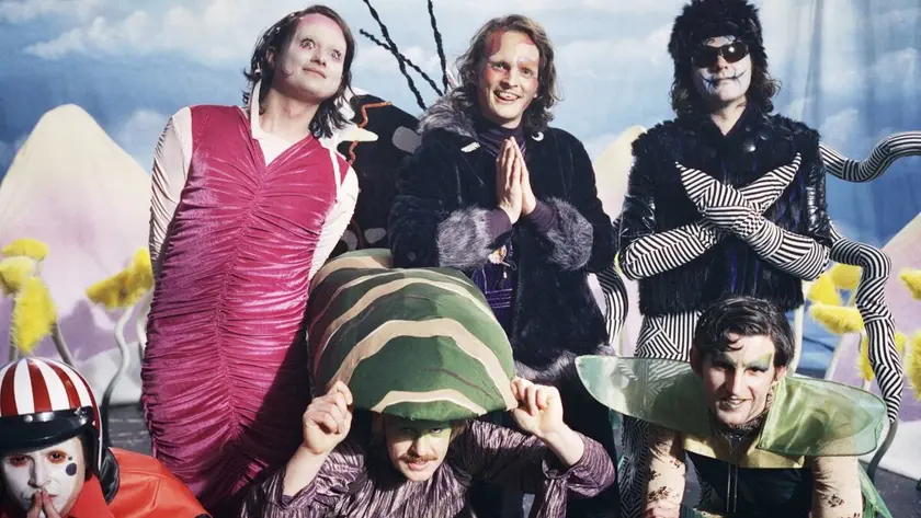 king_gizzard_2022_2.jpg