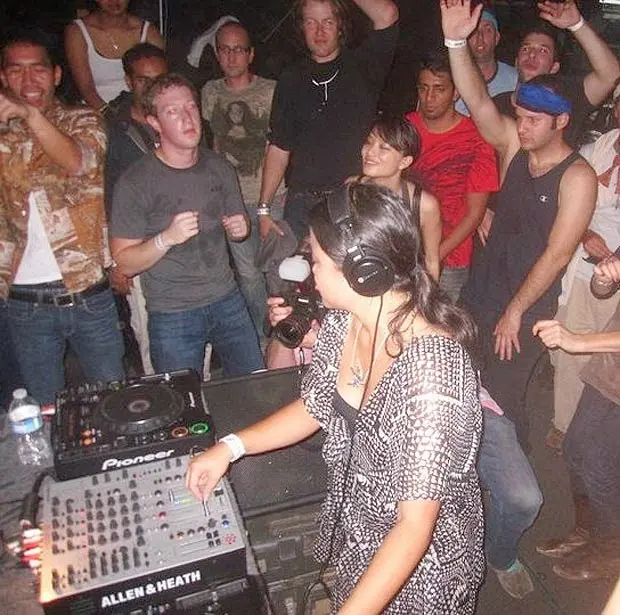 Mark_Zuckerberg_habla_chino_y_se_va_de_fiesta.jpg