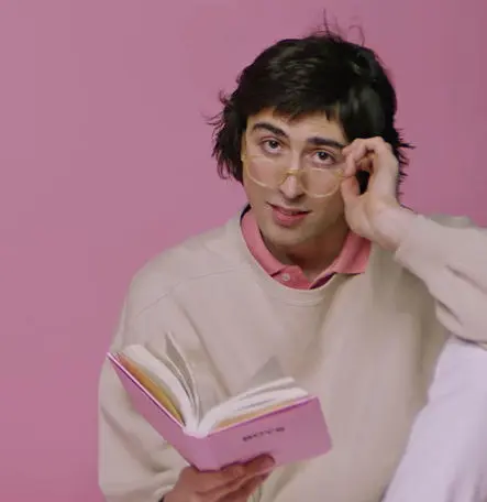 Flume-and-A.G.-Cook-charli-xcx-BOYS-mv-screenshot-2017-a-billboard-1548-e1501716567146.jpg