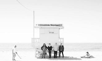 Cover_of_Weezer_s_White_Album_2016.jpg
