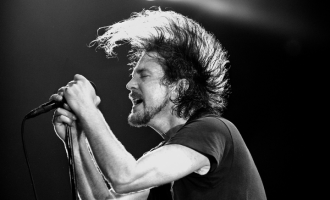 Eddie-vedder-header-307gyoy6lft32fner6xm2o.png