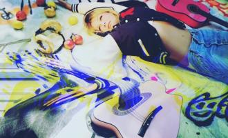 Isobel-Campbell-with-pink-guitar-1200x900.jpeg