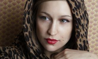 Joanna-Newsom-press-photo_by-Annabel-Mehran.jpg