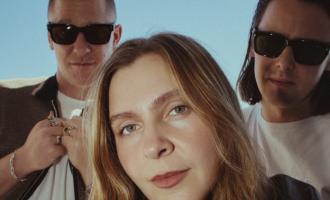 JunglenewalbumSunshine-share-single-Carry-On-world-tour-dates-696x442.jpg