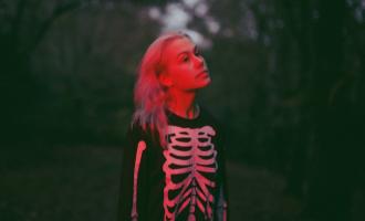 Phoebe-Bridgers-photo-by-Olof-Grind.jpg