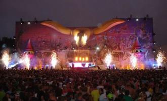 Tomorrowland-2008-Photos.jpg