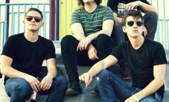 arctic-monkeys-2013-e1360084766178.jpg