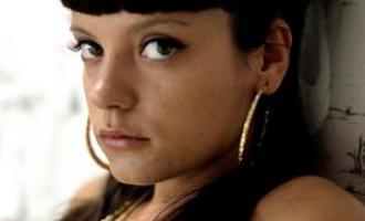 lily_allen_narrowweb__300x357_0_02.jpg