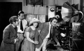 silent-film-radio-1920s-granger.jpg